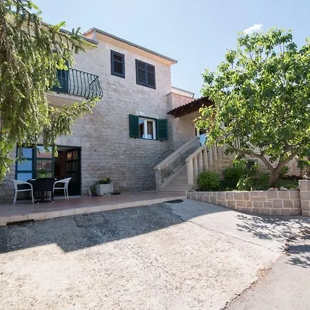 Appartement 4475 Supetar